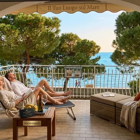Beachfrontgrado Seaview Apartment & Parking Costa Azzurra Apartman