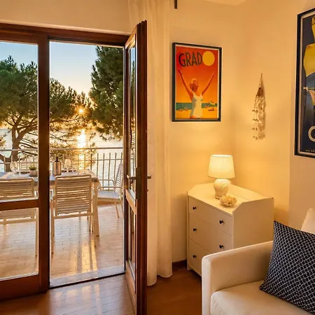 Beachfrontgrado Seaview Costa Azzurra * غرادو